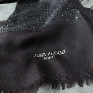 Louis feraud scarf italy